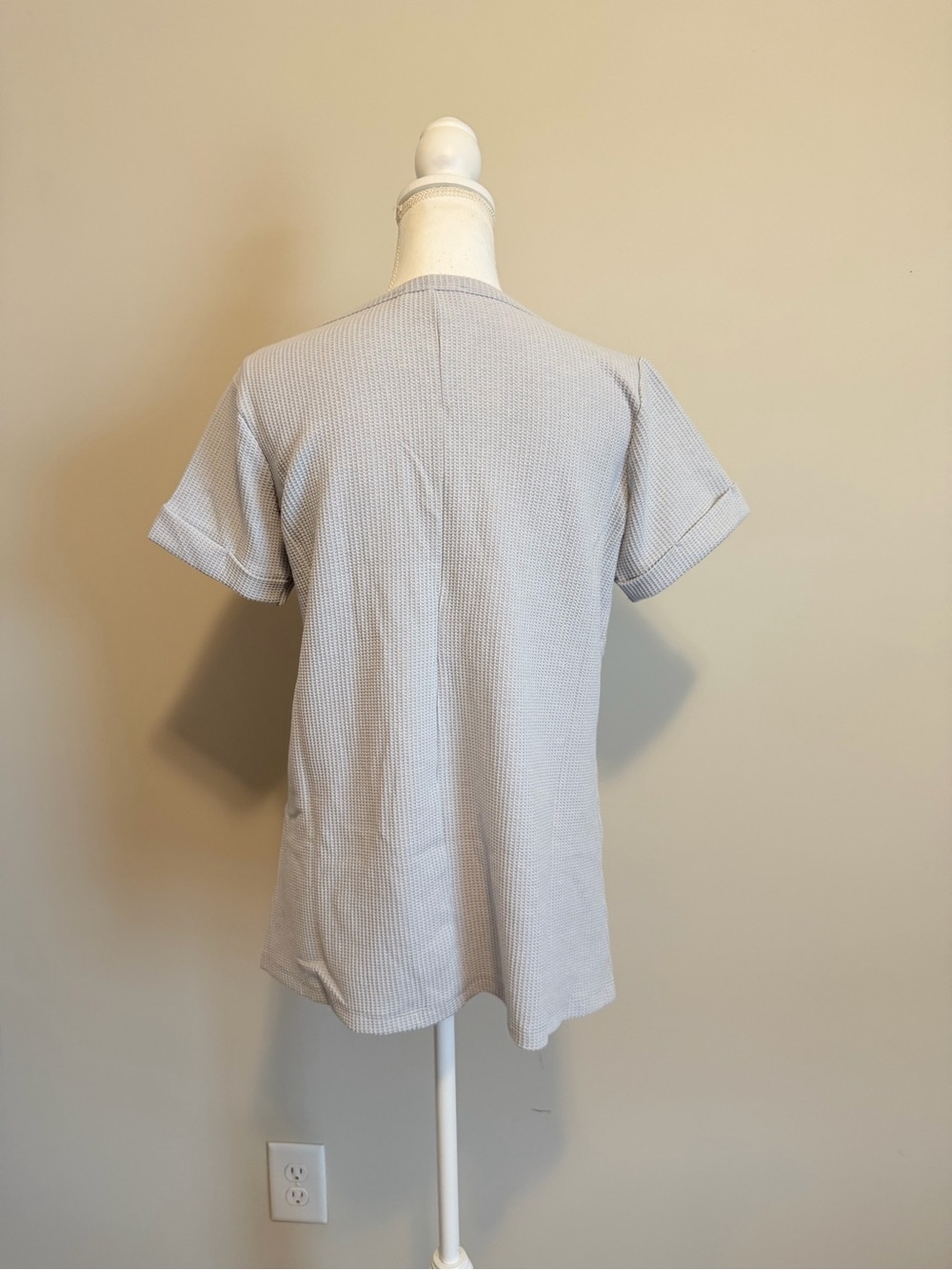 Zenana Waffle Knit short sleeve v neck T-shirt woman's size small gray NIB - Picture 6 of 9